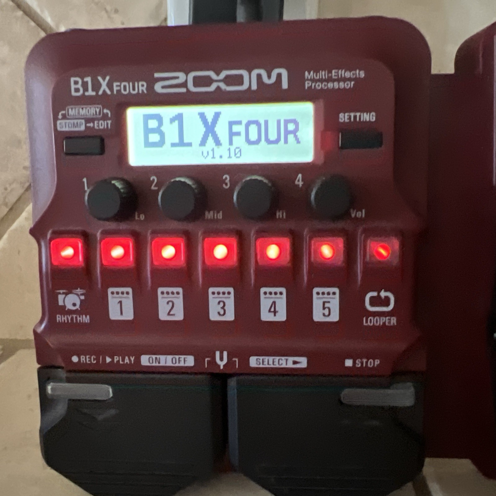 ZOOM Multi-Effects Processor (for Bass) B1 FOUR Red & Zoom with ZOOM PS & Box
