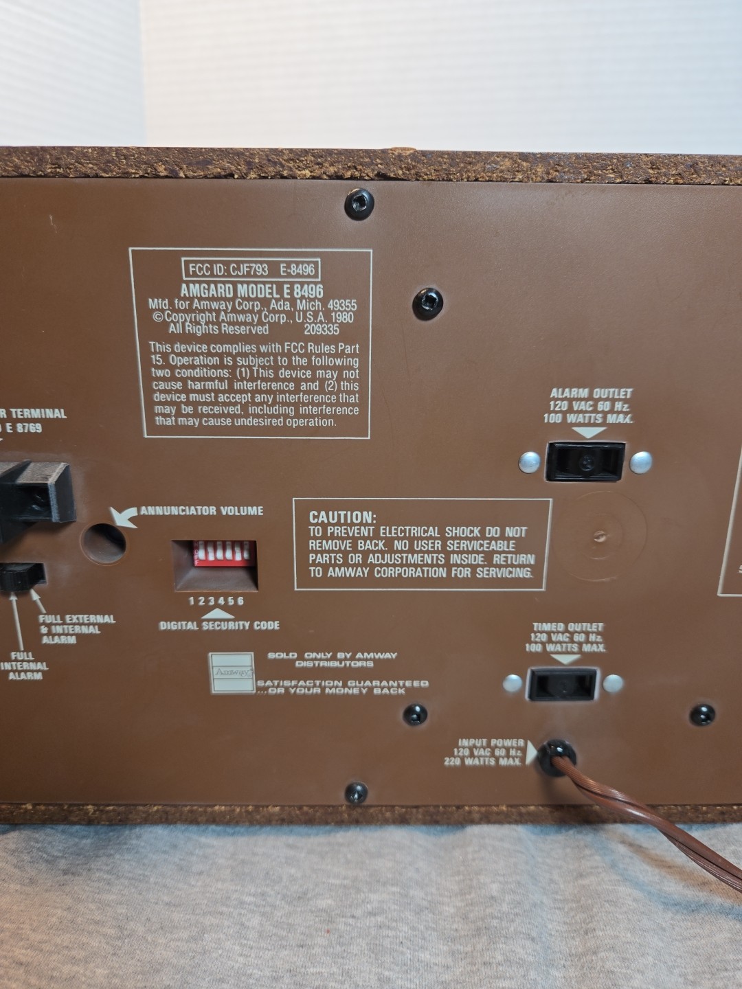 Amgard, Perimeter Alarm Control Unit E 8496, Amway Security System