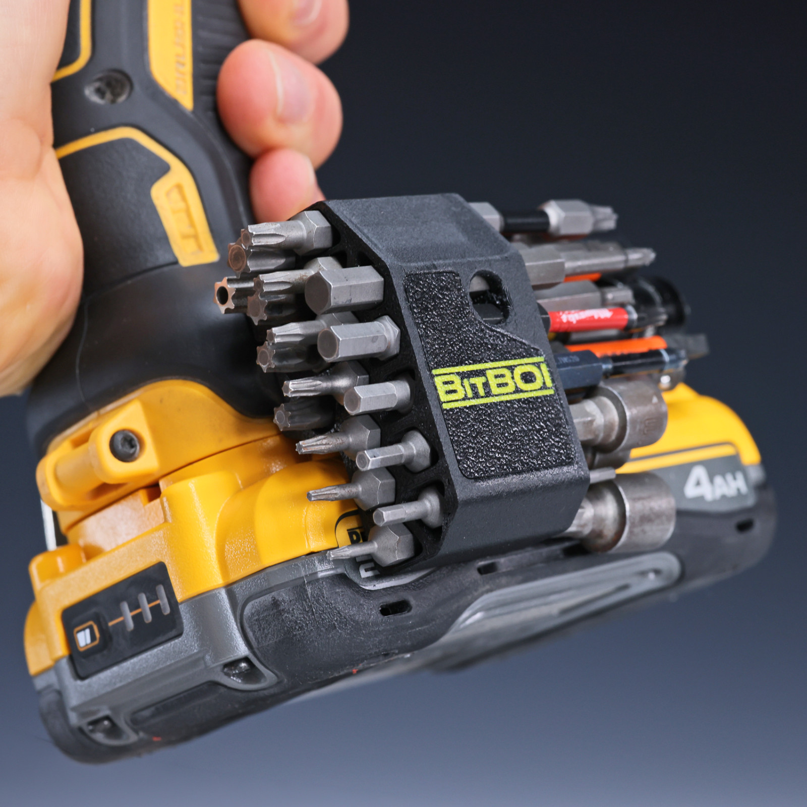 DeWALT Magnetic Bit Holder For 20V Impact Drivers & Drills, Universal, 34 Bits