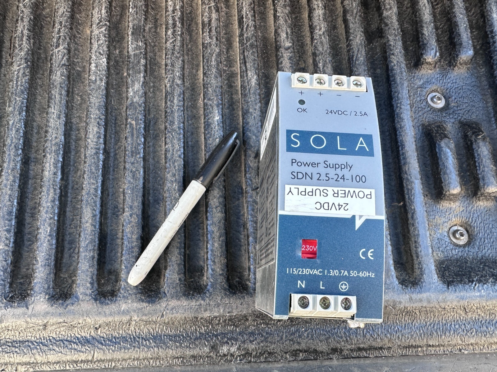 Sola SDN 2.5-24-100 Power Supply