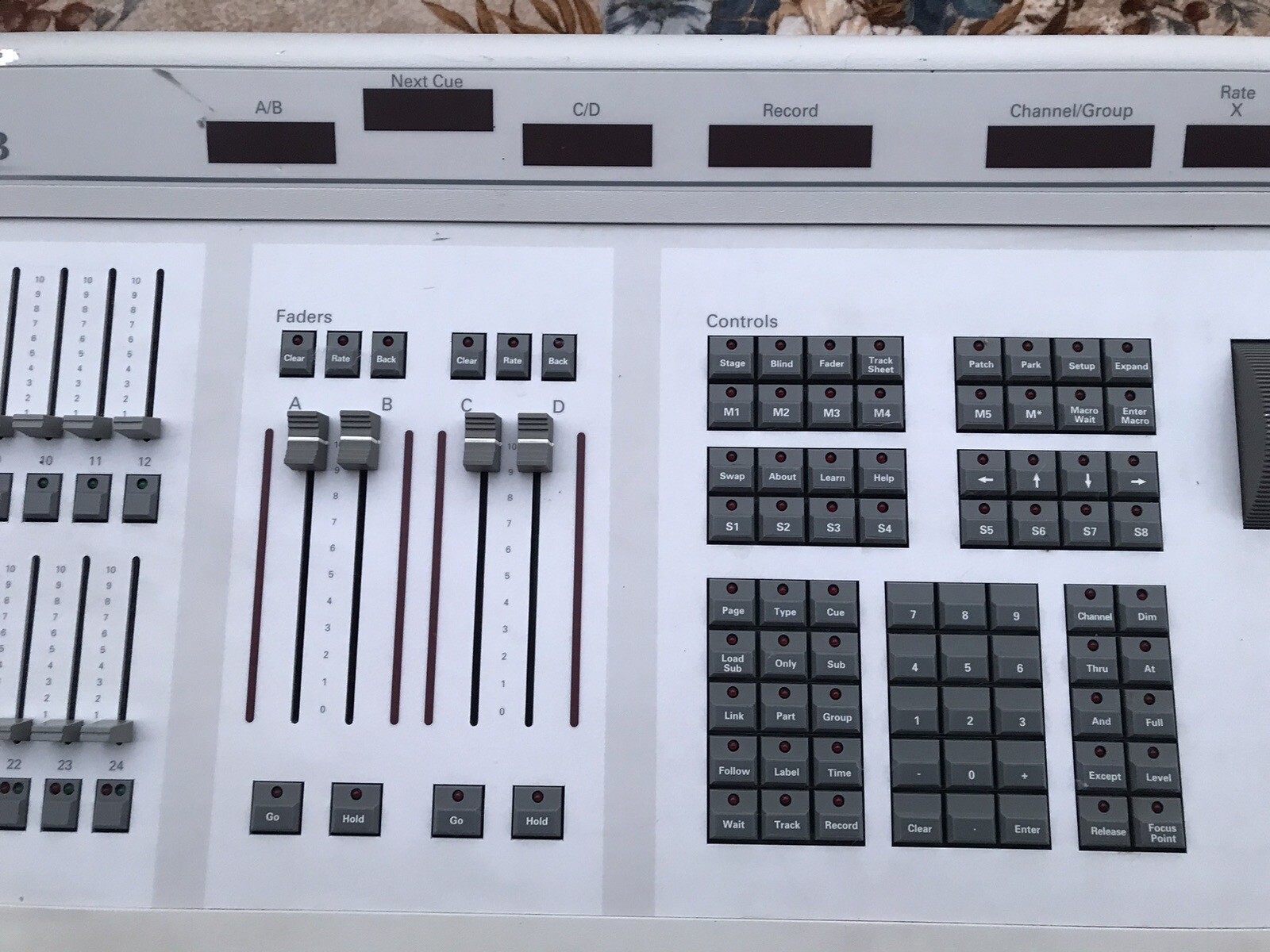 ETC Pro Expression 3 lightning Console, Model#4131A1004 / Read Description