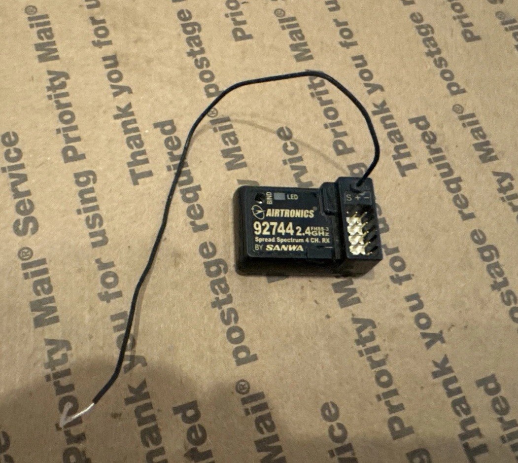 Airtronics Sanwa Receiver 92744 4-Ch 2.4Ghz FHSS-3, 92744 Used