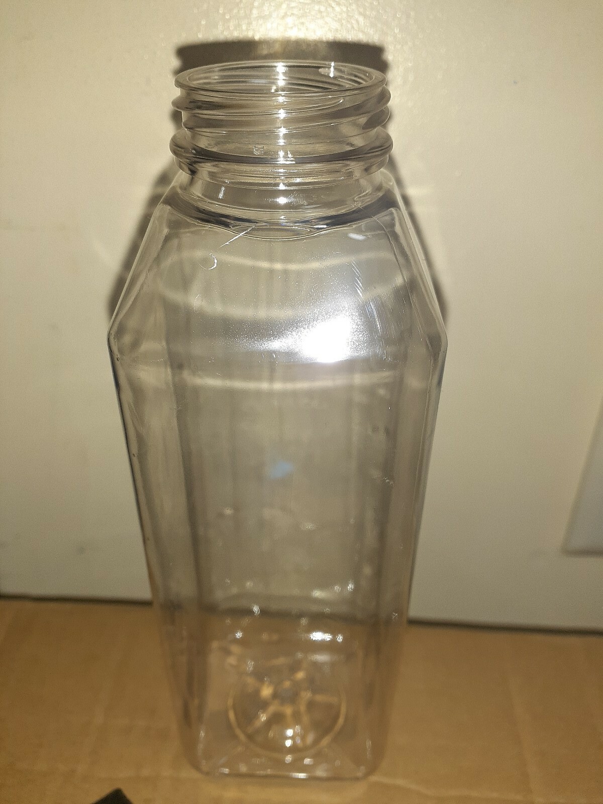 (30) 16 oz. Clear Plastic Juice Bottles with White Caps 👑