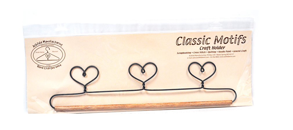 Classic Motifs Three Hearts 15 Inch Fabric Holder With Dowel