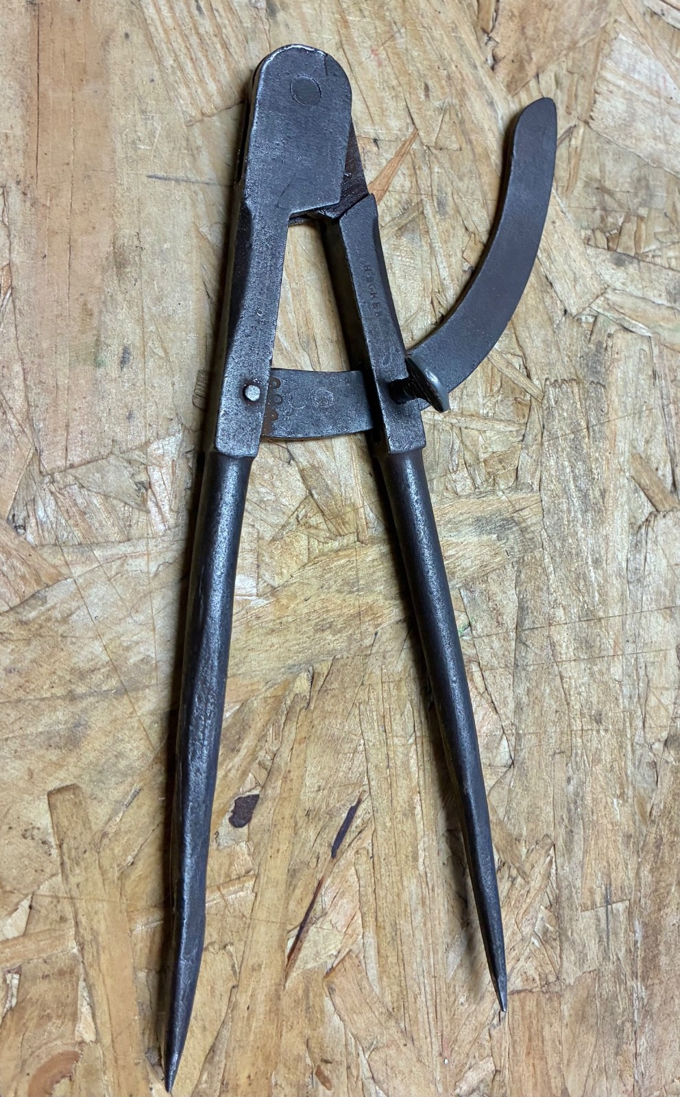 Vintage 8" Unmarked Wing Divider Machinist Layout Scribing Tool Friction Adjust