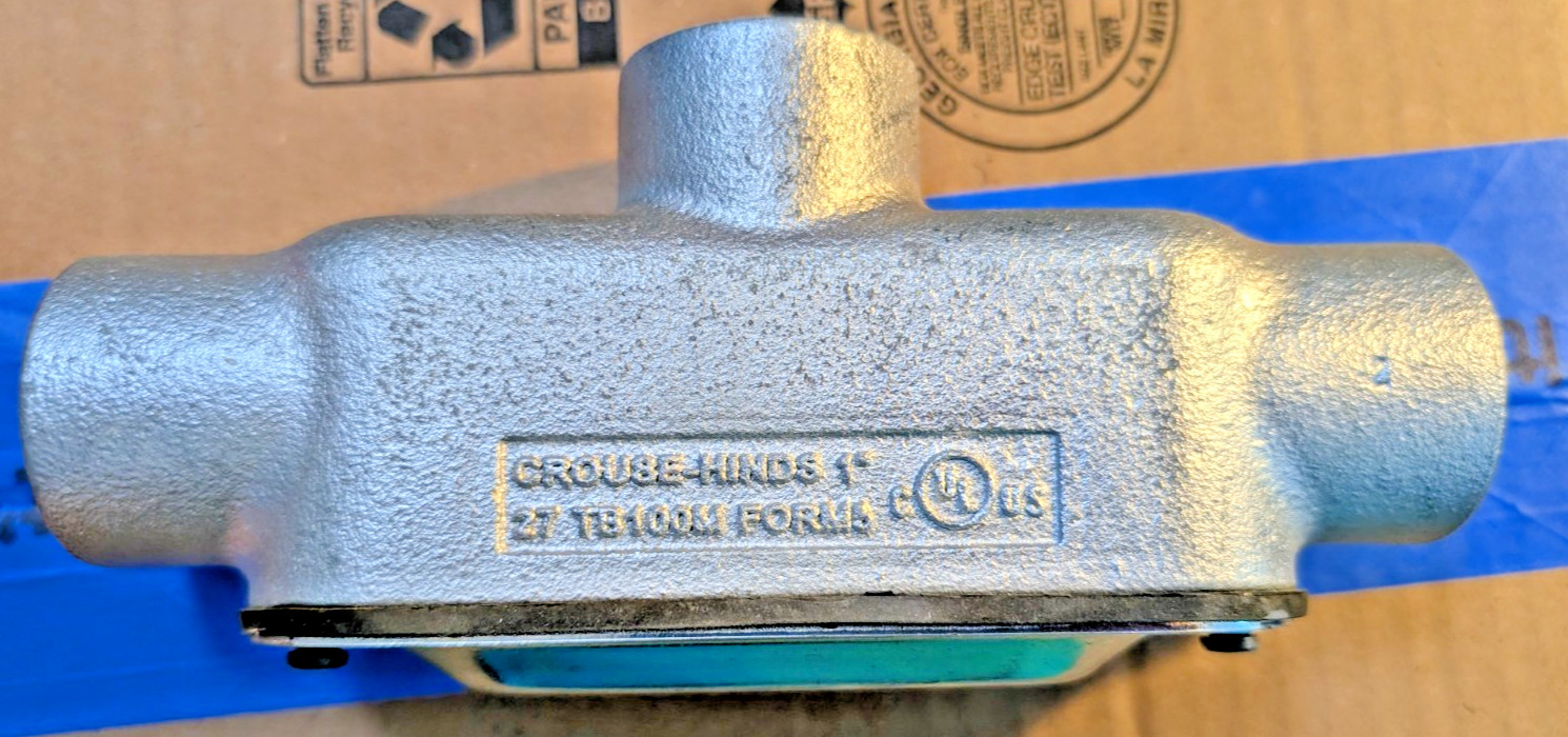 CROUSE HINDS TB100M 1" Form 5 Conduit Body Cover & Neoprene Gasket Lot of 30