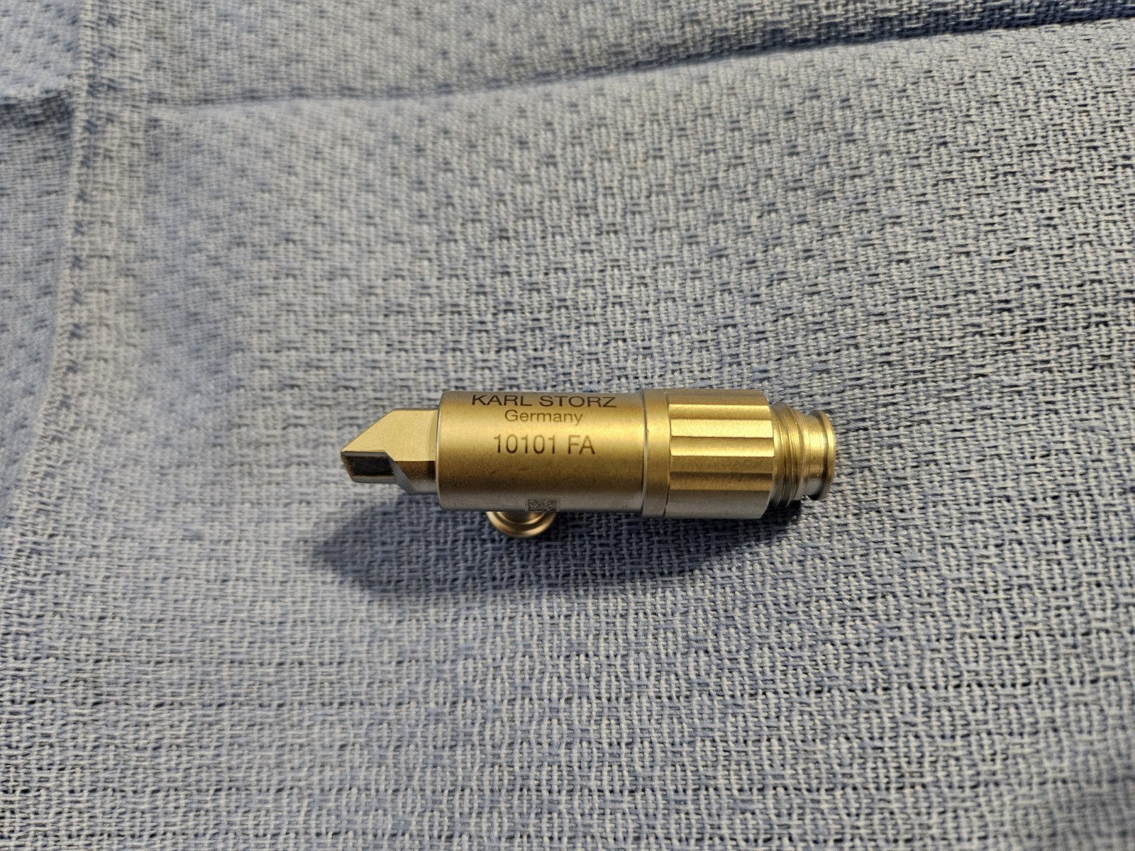 (1) Karl Storz Surgical 10101FA Prismatic Light Deflector