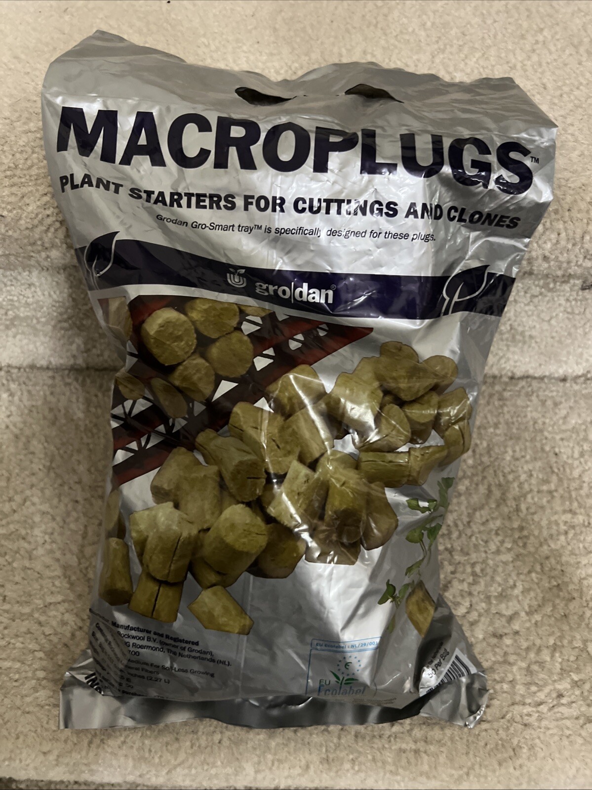 Grodan Macro Plugs Round w/ Slit - Bag of 50 Plugs Get It Fast Grow Big Clones !