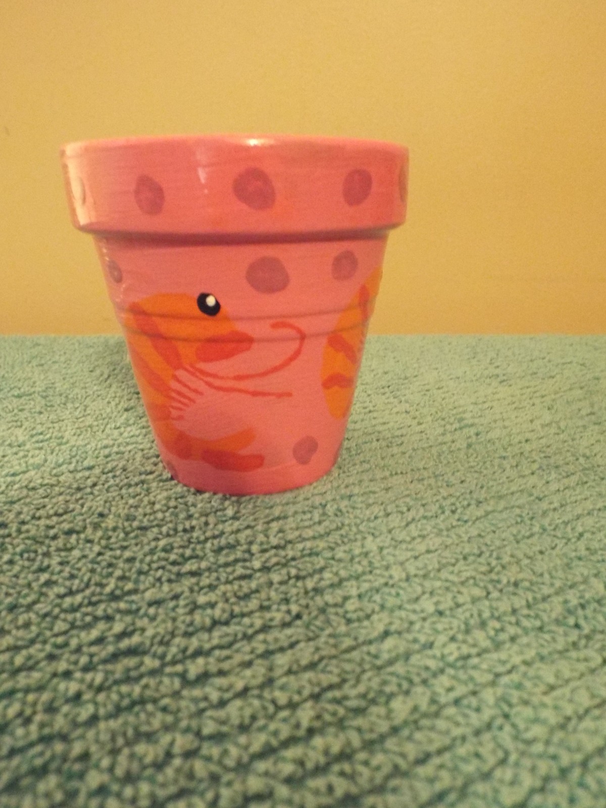 3 shrimp on pot