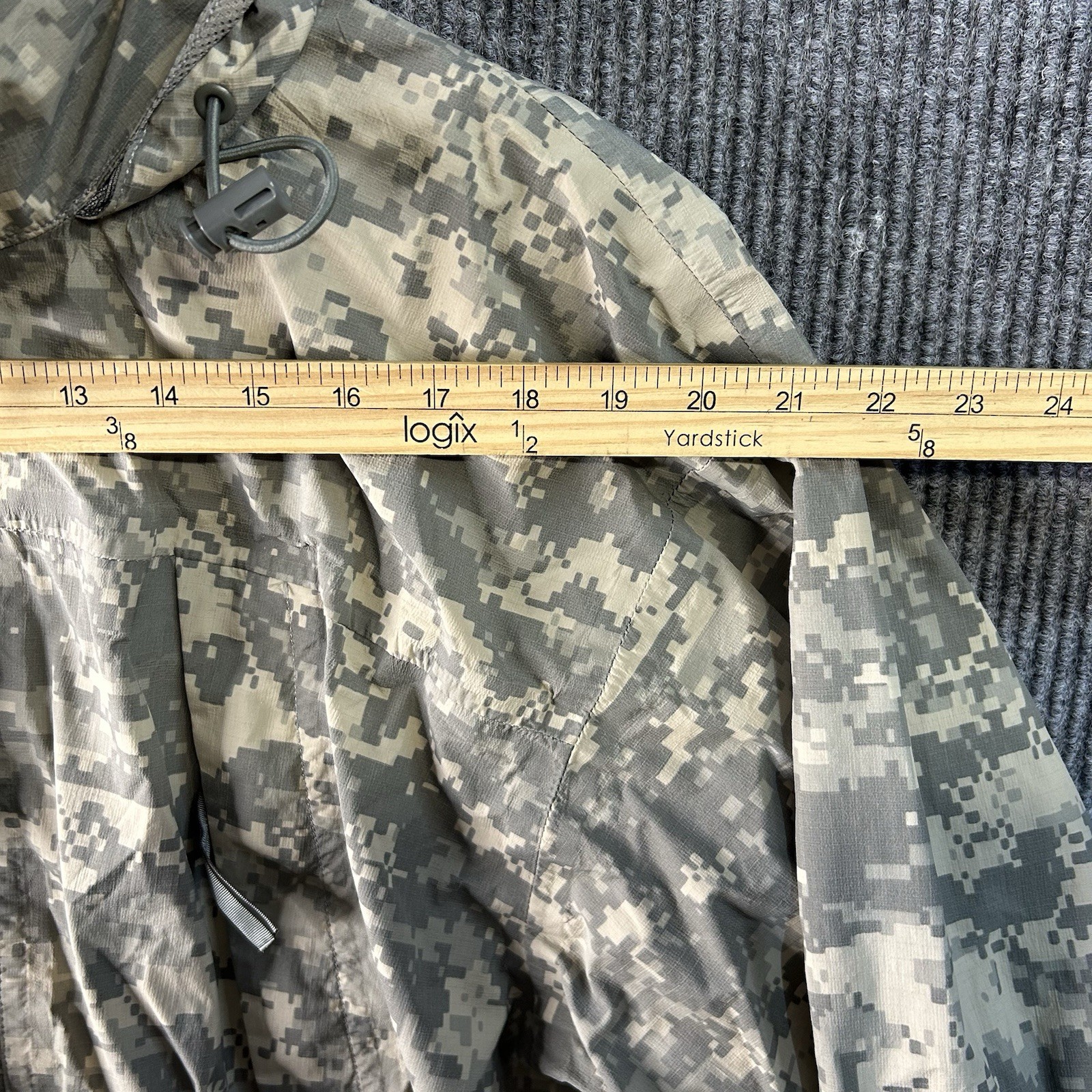 Military Jacket Medium Extreme Cold Wet Weather Gen III Layer 6 Universal Camo
