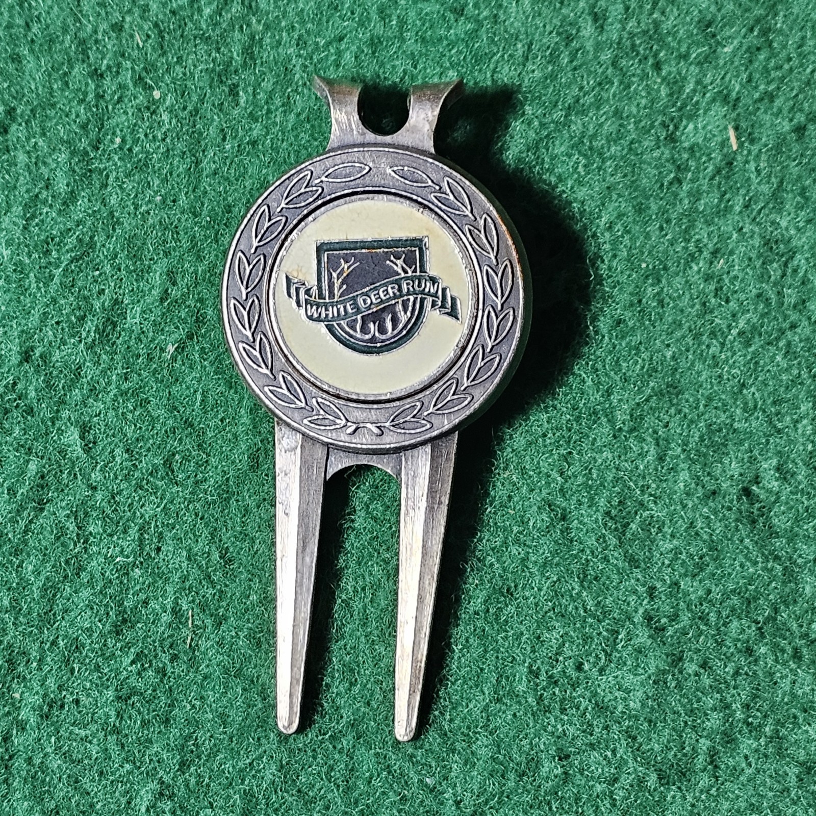 Vintage White Deer Run Divot Tool Ballmarker Hat Clip / Silver / Unbranded