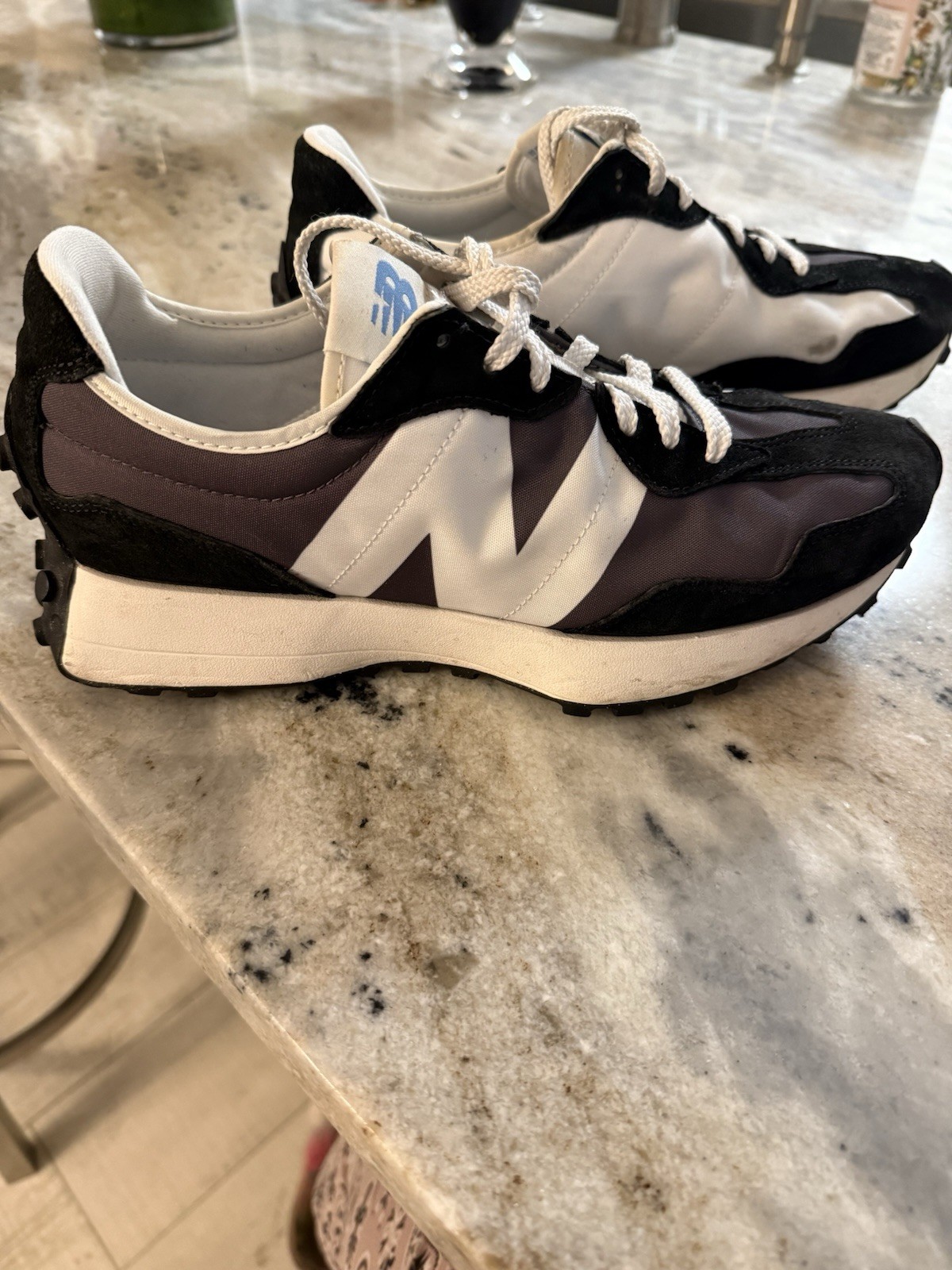 New Balance 327 Running Mens Size 9D Women 10.5 Black Grey White U327LC
