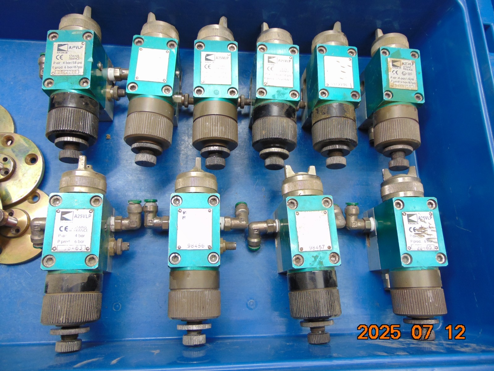 (1) KREMLIN A25VLP PAINT GUN