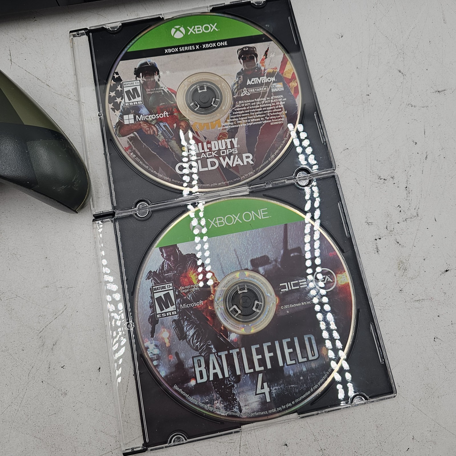Microsoft Xbox One 1TB Original Console W/ Controller Tested 2 Game Bundle 1540