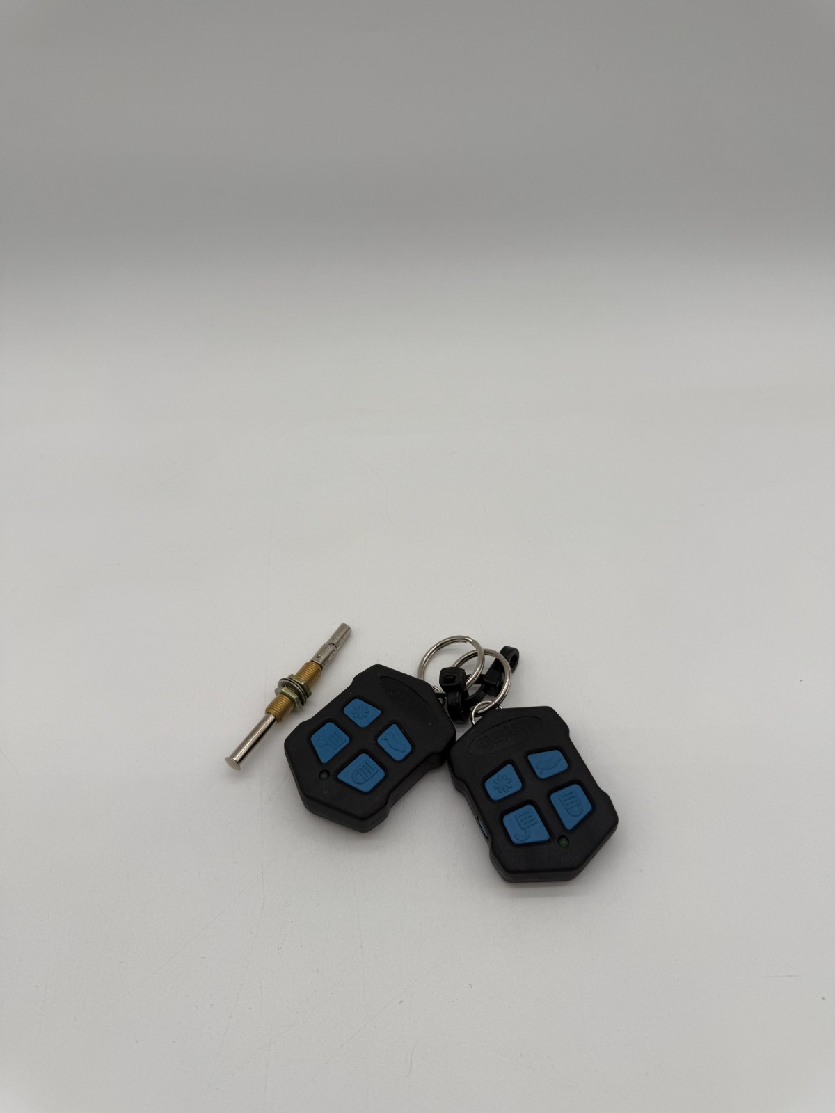 CLARION UNGO RS300 Remote Start Two Remotes