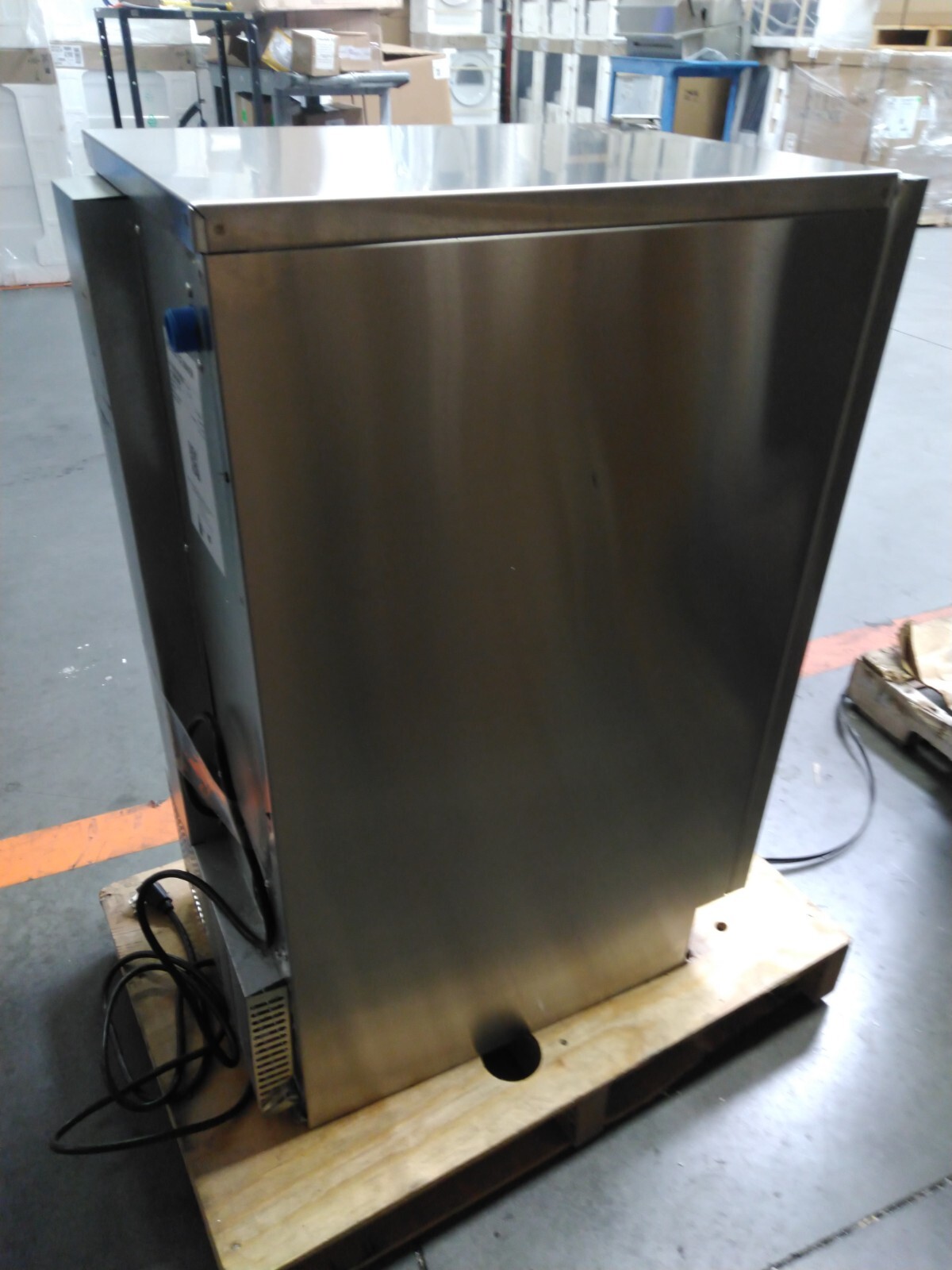 H50IMW Perlick 15" Clear Ice Maker, Panel Ready Solid Door M11364K