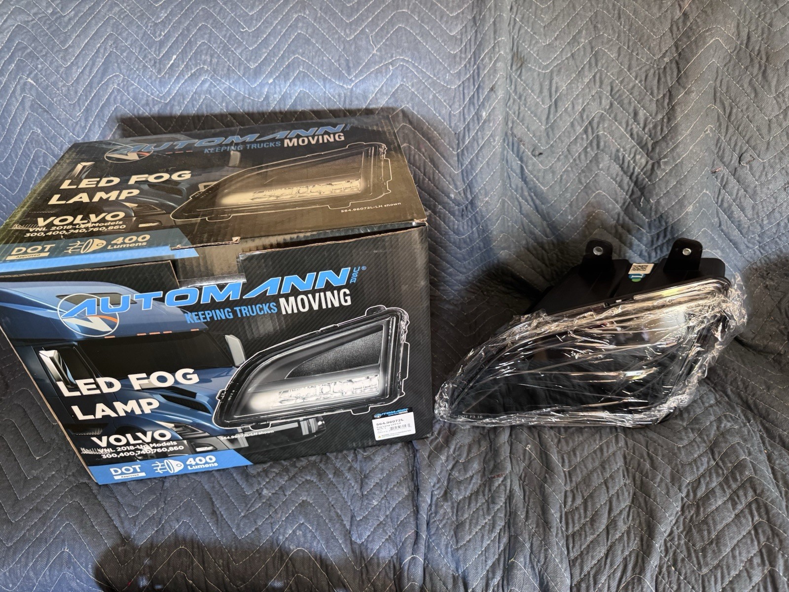 AUTOMANN Left Driver Side LED Fog Light For VNL - Replaces 82744669, 564.96072L