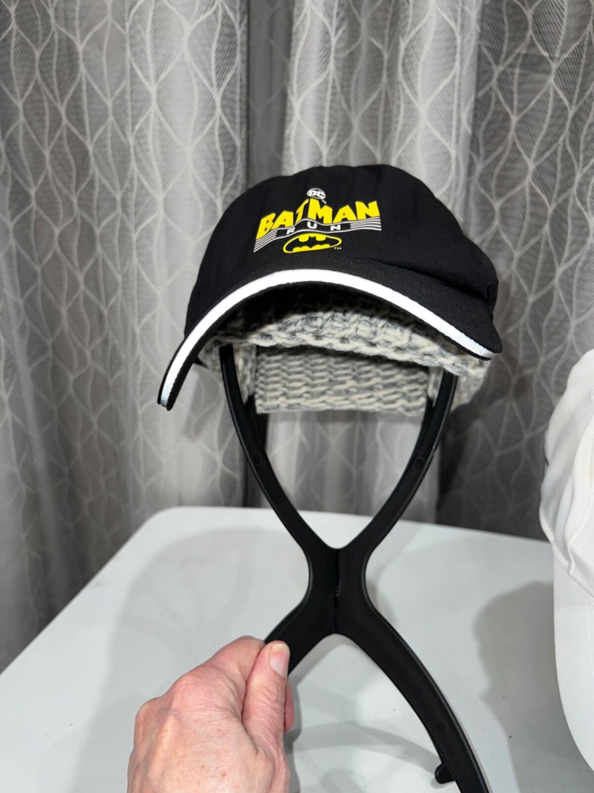 DC Batman Run Black w/Black Yellow Logo Cap Hat EUC Adj.