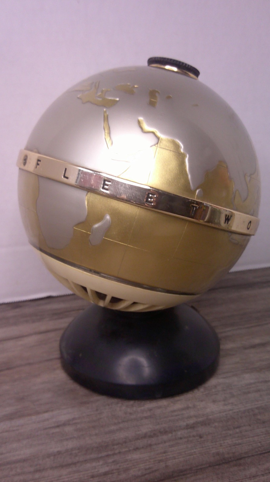 hard to find globe transistor radio space & Atomic design Fleetwood NTR-6G   Z75