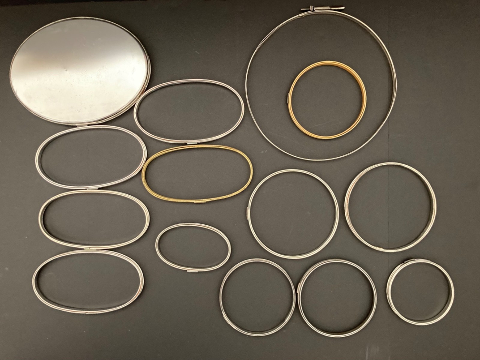 Vintage Metal Embroidery Hoops Lot 14 Mixture Round & Oval ONE Oval Display Hoop