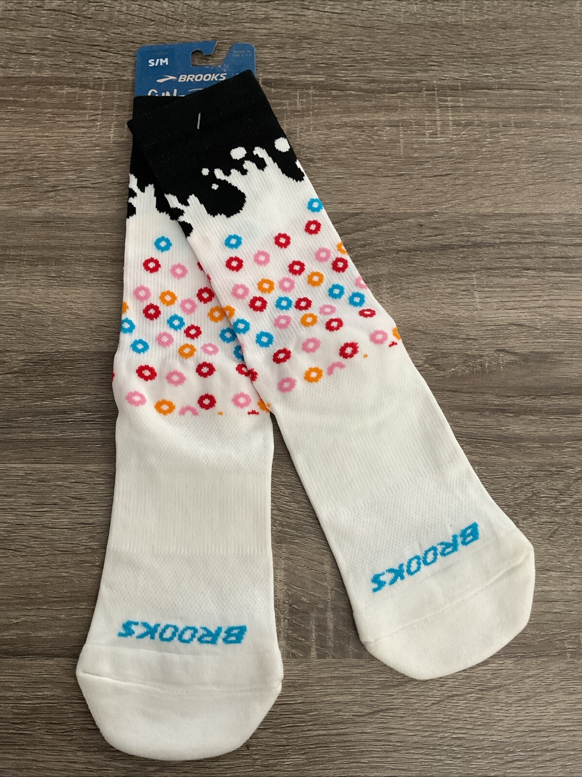 Brooks Tempo Knit Crew Socks White/Cereal UNISEX Sz S/M NWT