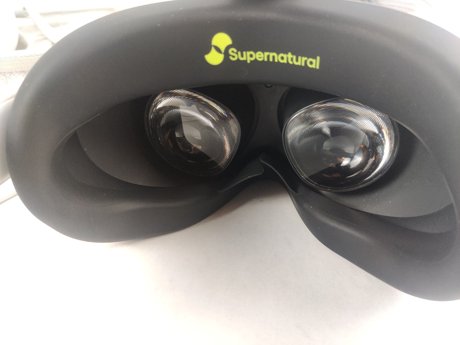 Oculus Quest 2 VR Headset 128GB 2 Controllers w/ Carrying Case - Tested