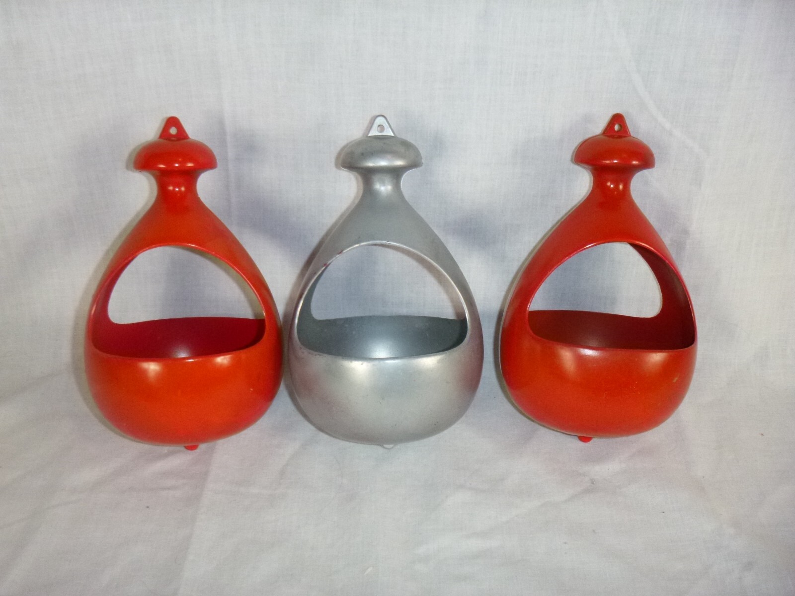 Set of 3 Vtg Teardrop Shaped Hard Plastic Hanging Planters Red Silver 7" H