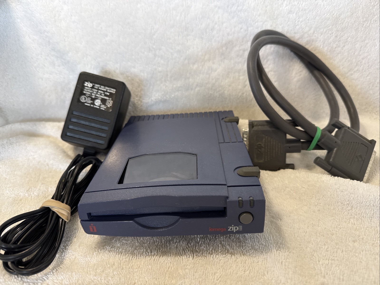 Has Power - Iomega Zip 100 External Parallel Drive – Untested / As‑Is C3