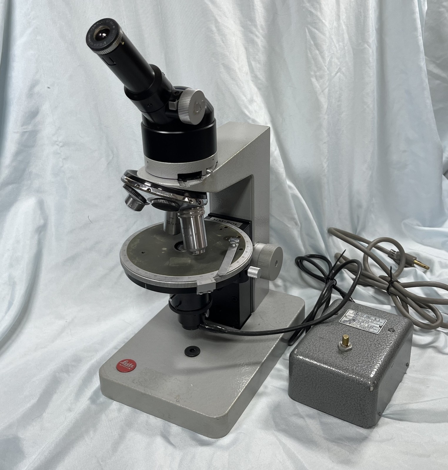 Leitz Wetzlar HM-POL - Polarizing Microscope & Power Transformer - 4X -10X -40X