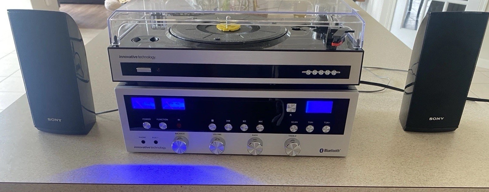 Innovative Technology ITCDS-5000a w/Turntable, Speaker and Remote Bundle