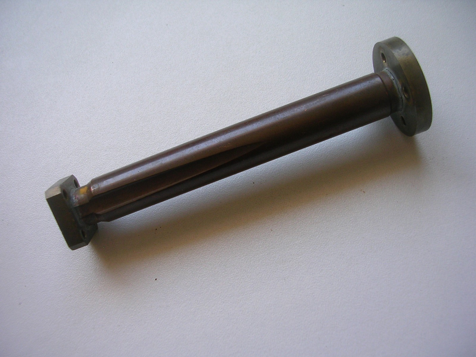 WAVEGUIDE WR28 SQUARE FLANGE ADAPTER TO ROUND WAVEGUIDE #3810