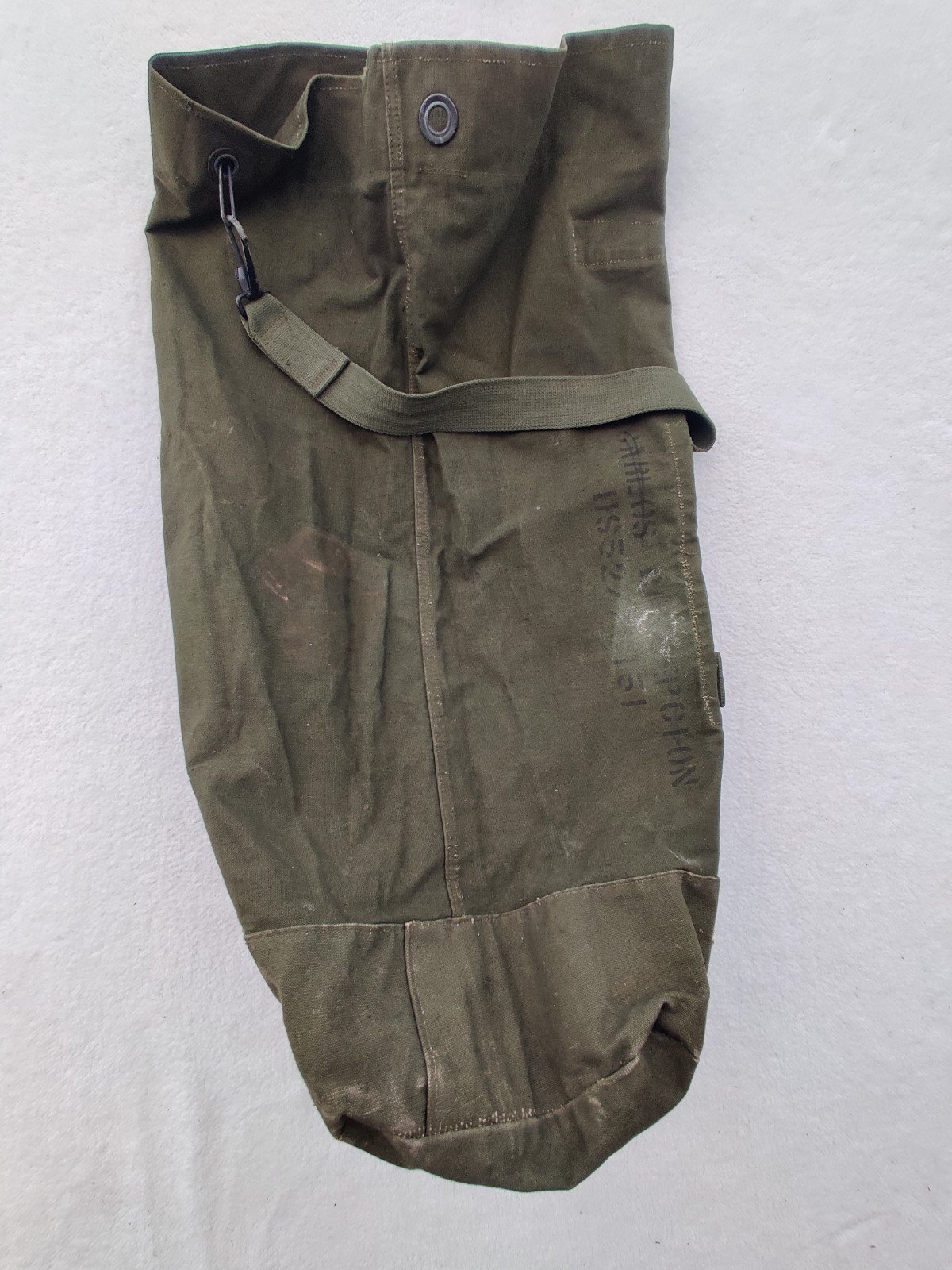 Vintage US Army Military OD Green Canvas Duffle Bag Sea Bag Vietnam War Era 6364