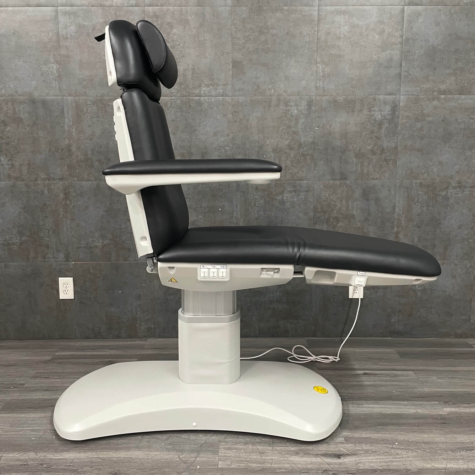 Silver Fox 2270FB Aesthetic Chair