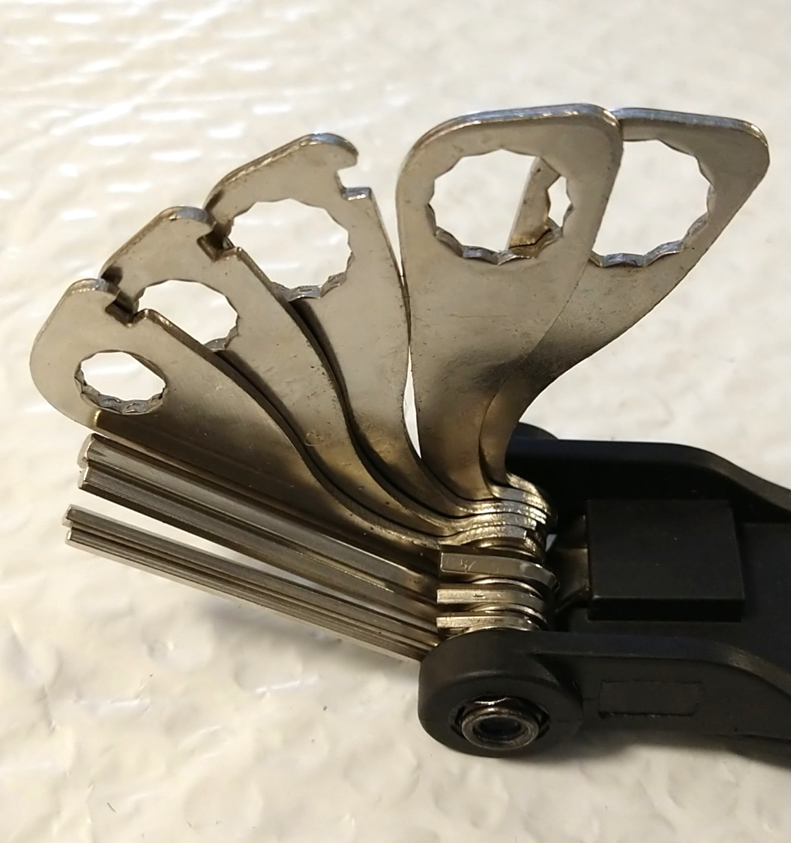 MULTI PURPOSE POCKET TOOL * WITH 14 DIFFERENT TOOLS & POUCH *