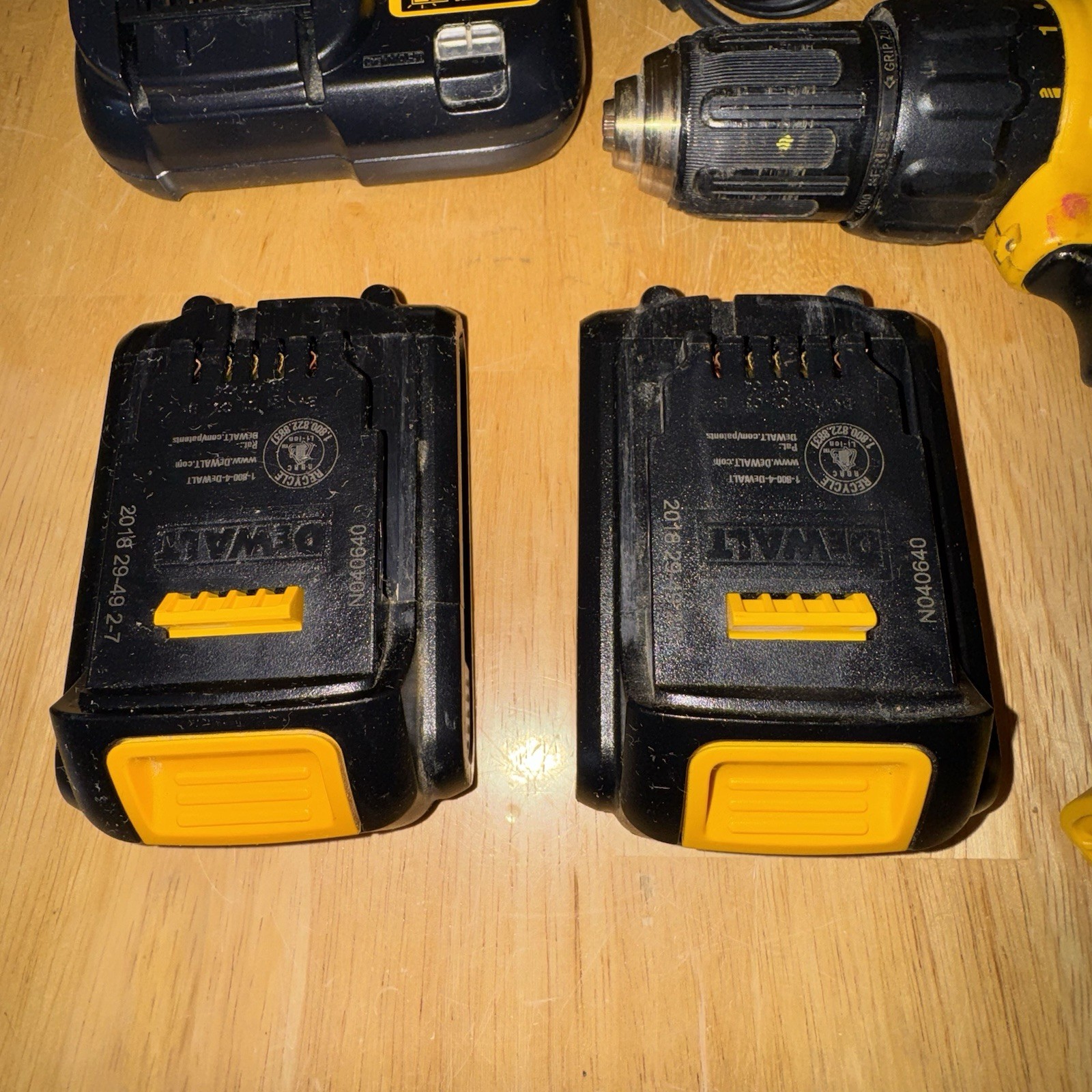 DEWALT DCD771 20V Cordless Drill/Driver w/ 2 batteries