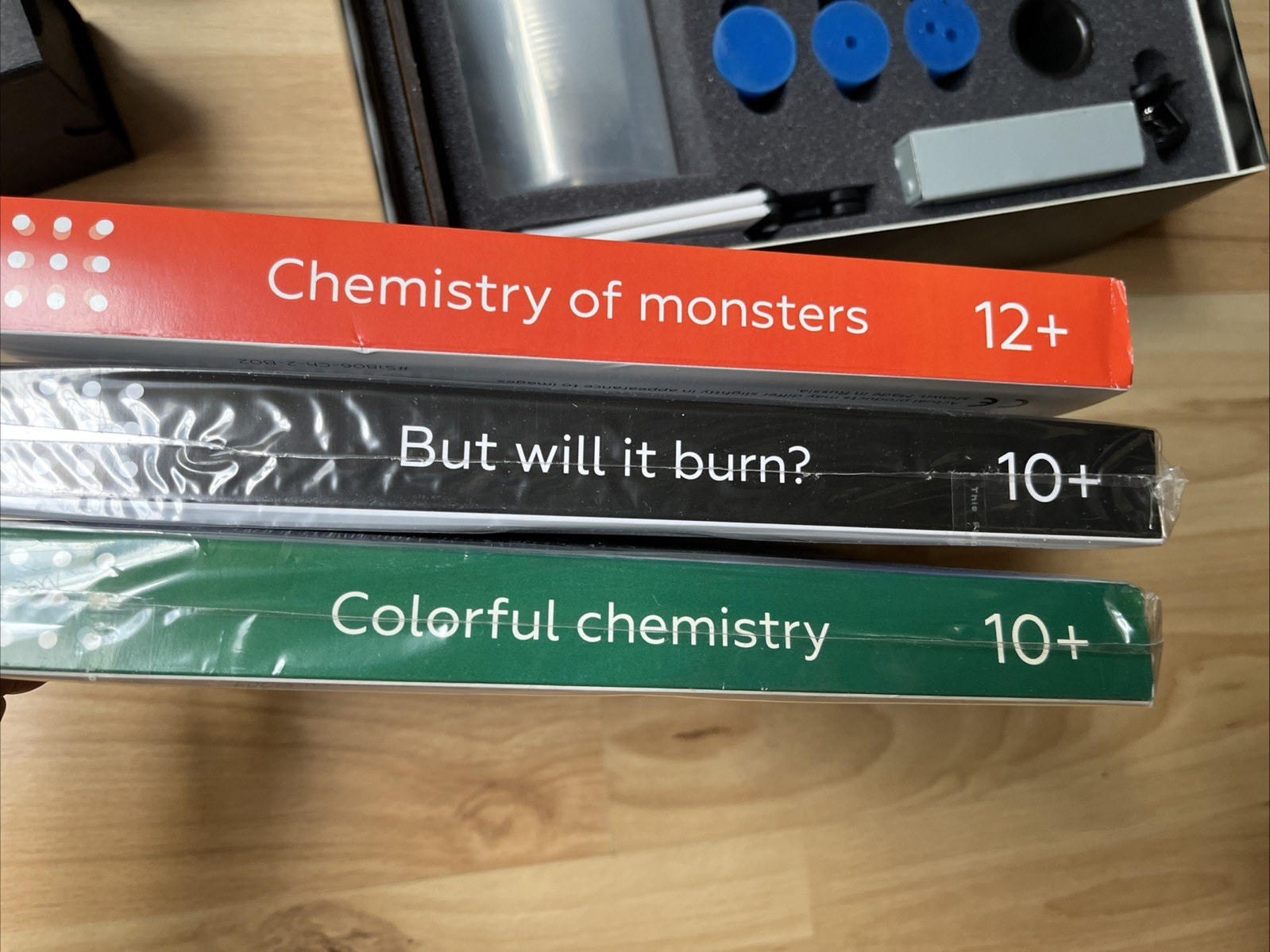 MEL Science Chemistry Science Starter Kit With 4 Experiment Kits Lot Tin VR Burn