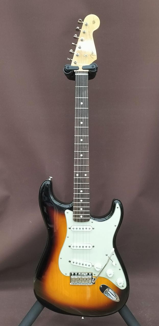 FENDER TRADITIONAL II 60S STRATOCASTE Electric Guitar