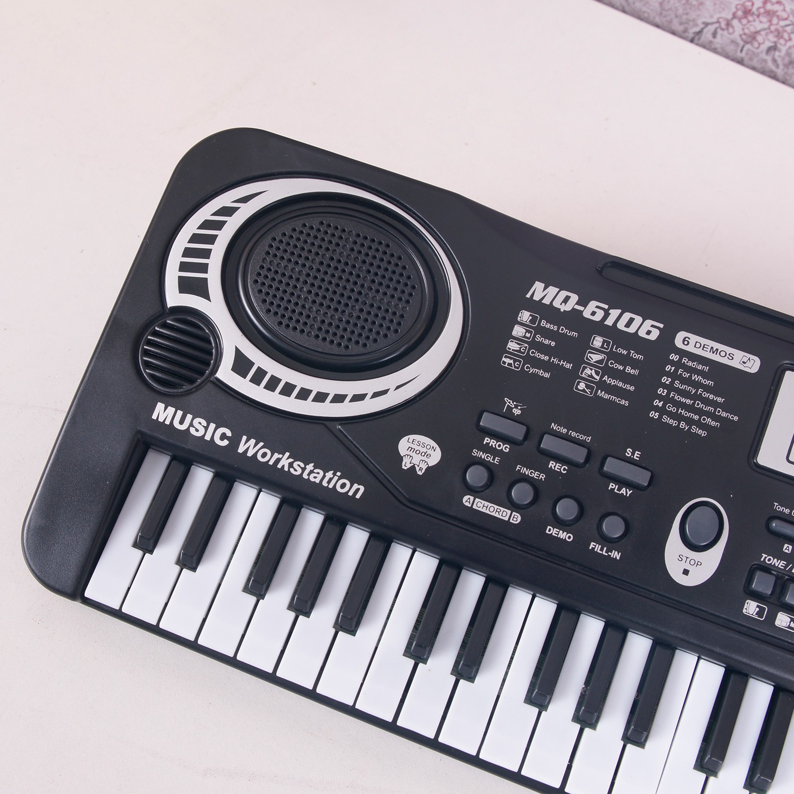 61 Keys Electronic Piano With Multiple Tones Rhythms Demos And Microphone