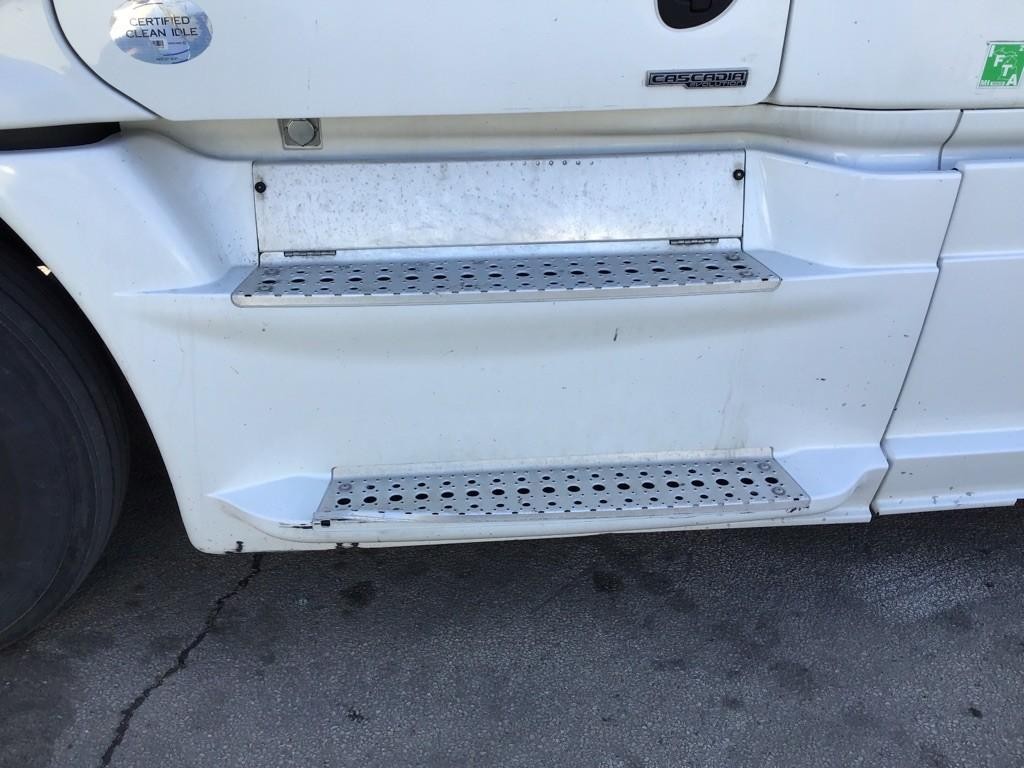 For 2016 FREIGHTLINER CASCADIA 125 SIDE FAIRING Left ,  OH