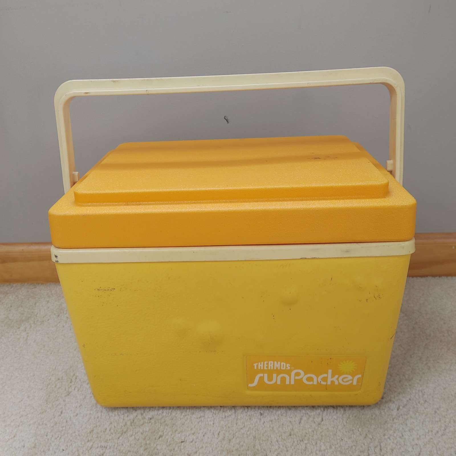 Thermos Sunpacker 11 Quart Cooler/VNTG Yellow Orange White #7713