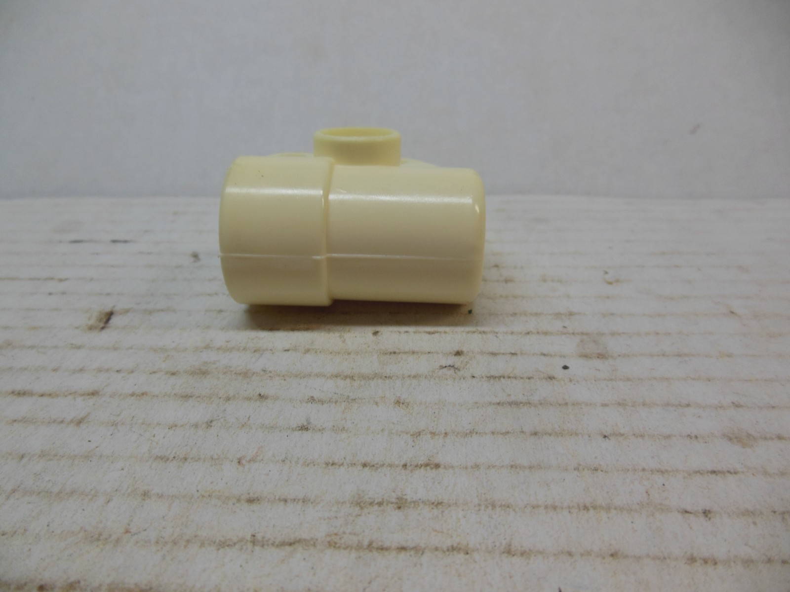 JOHN DEERE PLASTIC CLAMP BRACKET PT6563 OEM NOS