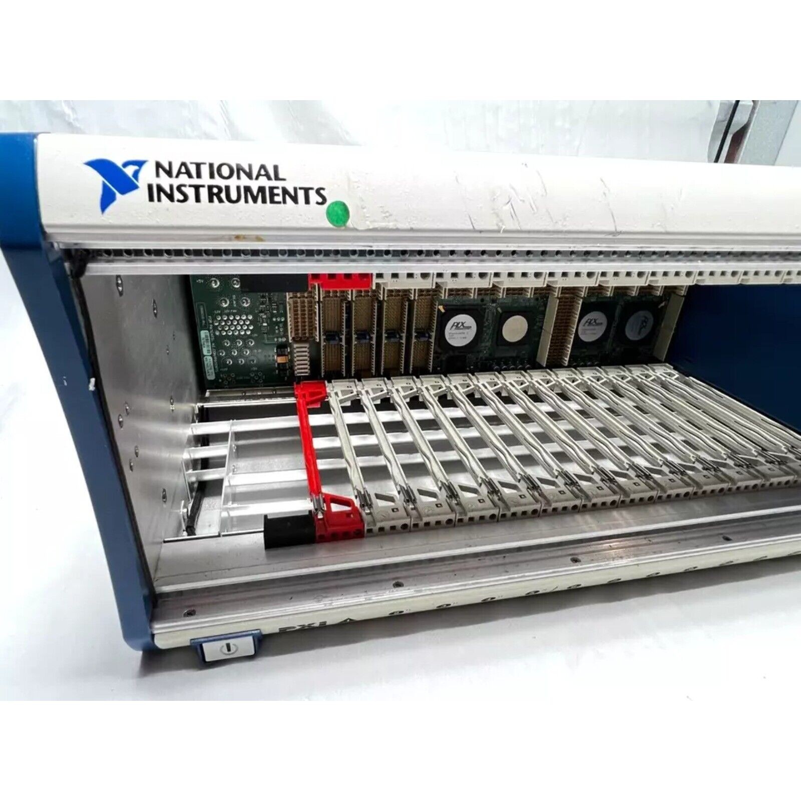 NEW National Instruments PXIe1075 PXIe-1075 Up to 4 GB/s PXI Chassis