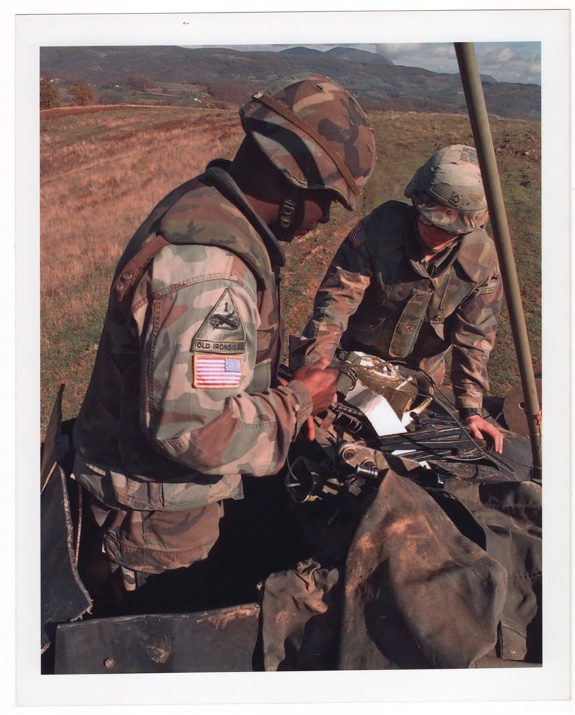 1996 IFOR Bosnia 1st Armored Div. Soldiers Destroy Serbian Vehicle 8x10 Photo #2