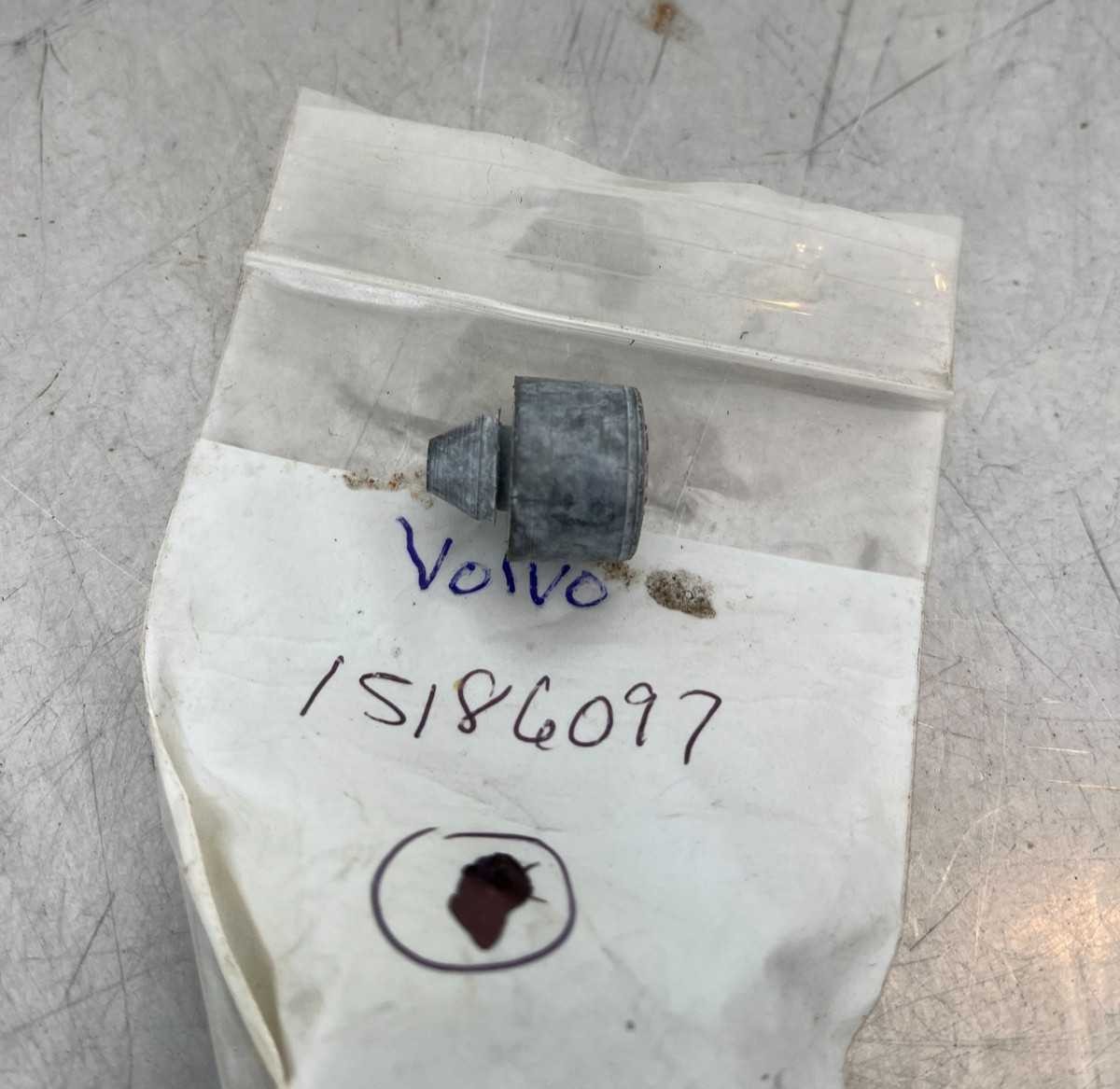 15186097  Genuine OEM  Volvo  RUBBER BUFFER Bumper   VOE15186097  Ingersoll Rand
