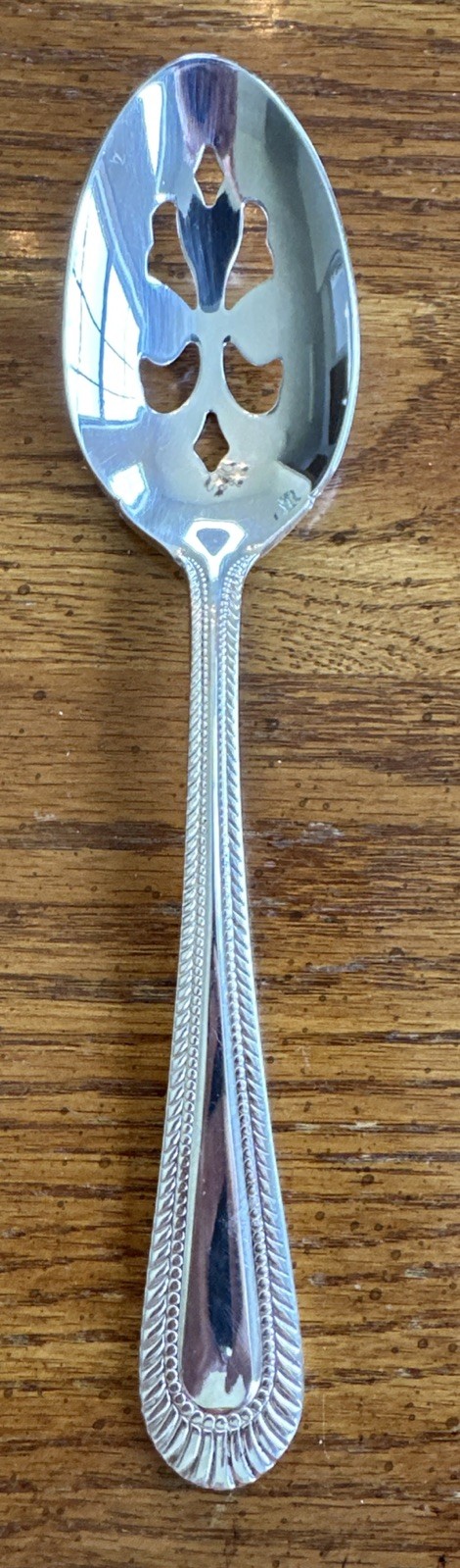 WALLACE Wickham Deep Silverplate Slotted Serving Spoon Flatware Fan Bead 8.5”