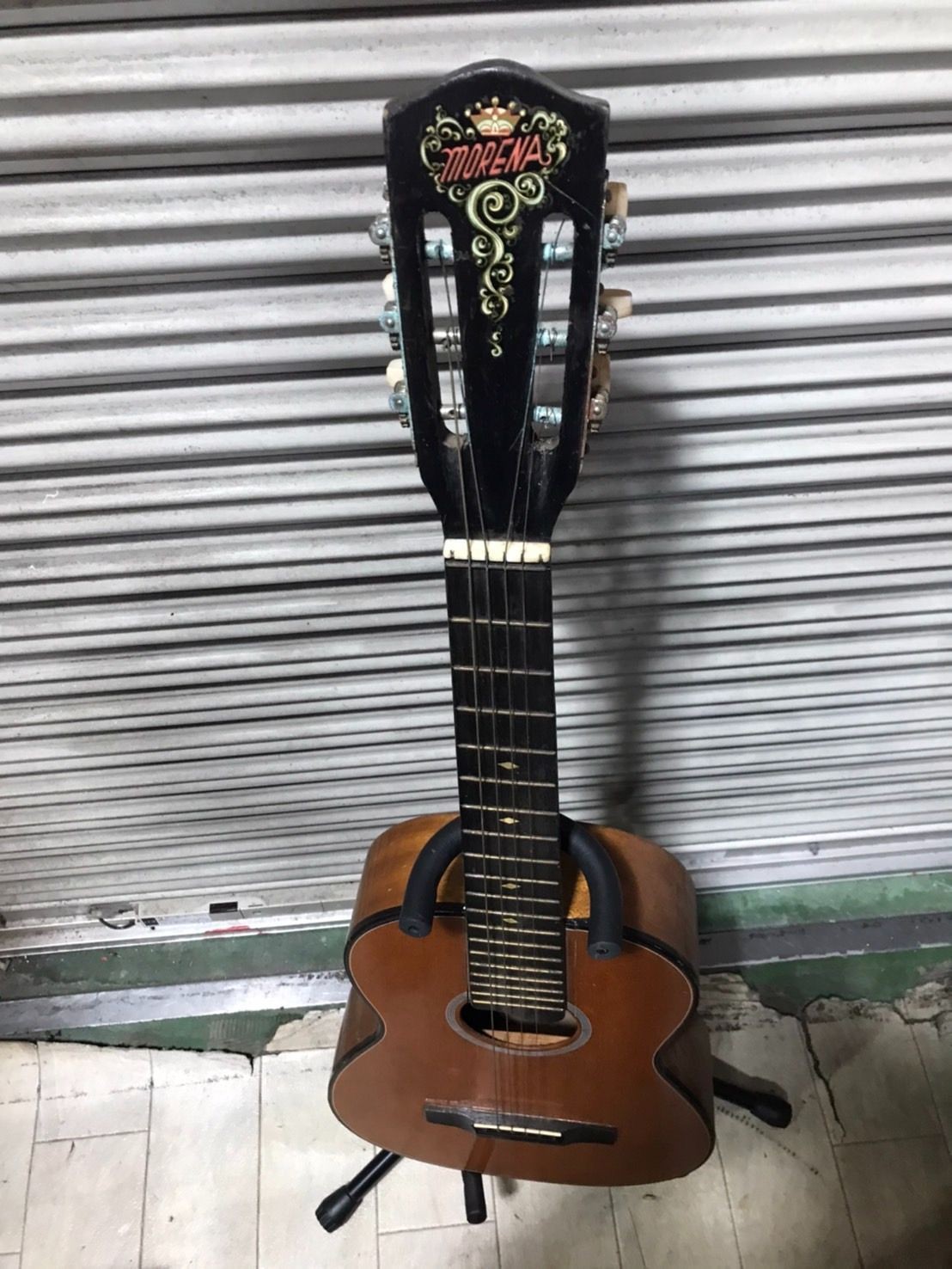 Morena Classical Guitar Usedcm With Wear And Missing String