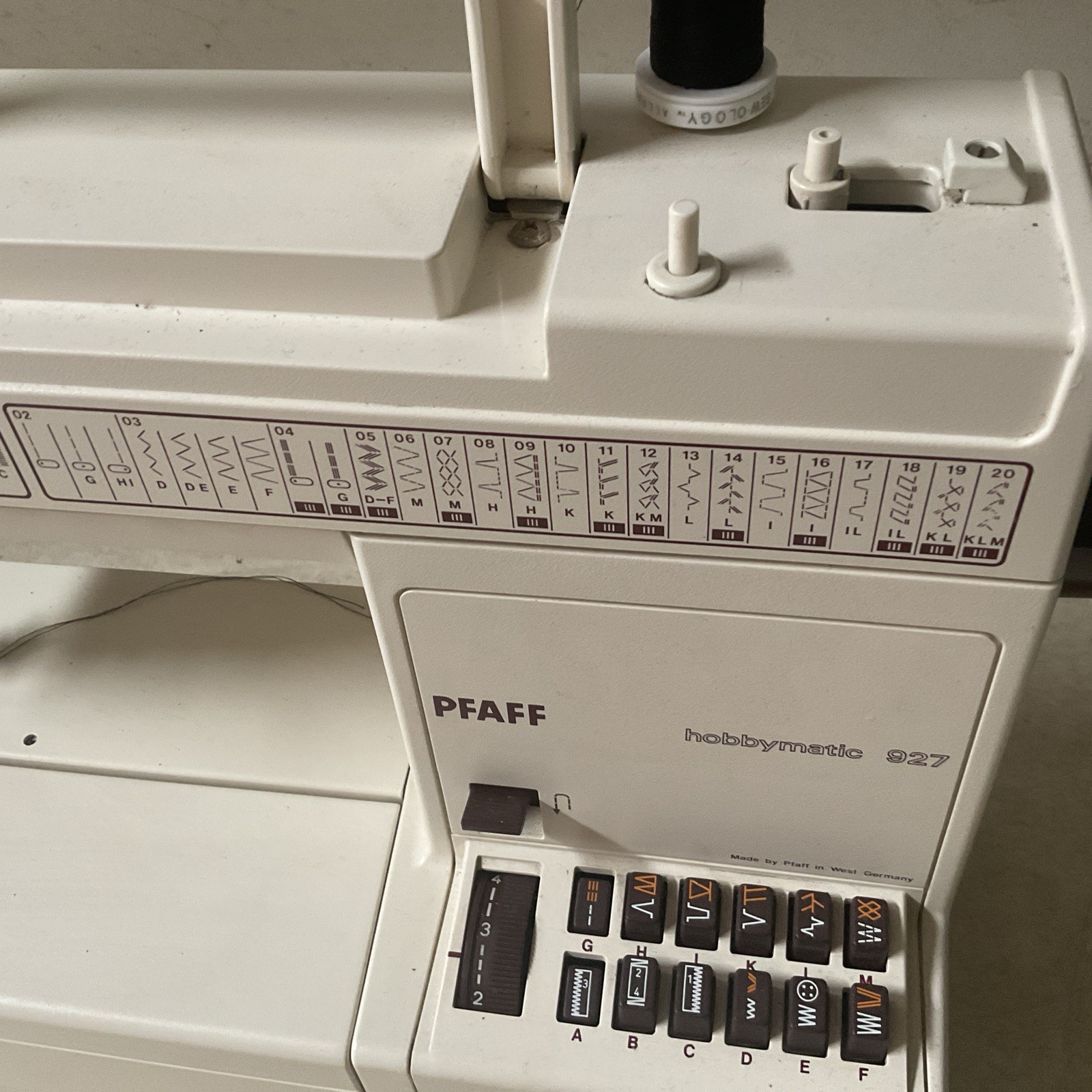 PFAFF hobbymatic 927 sewing machine