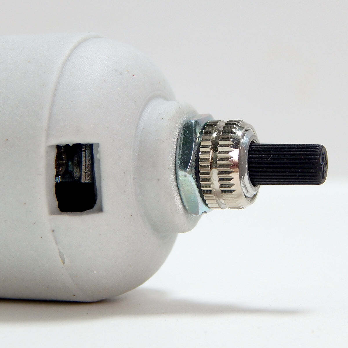 Porcelain Turn Knob Medium Base Socket