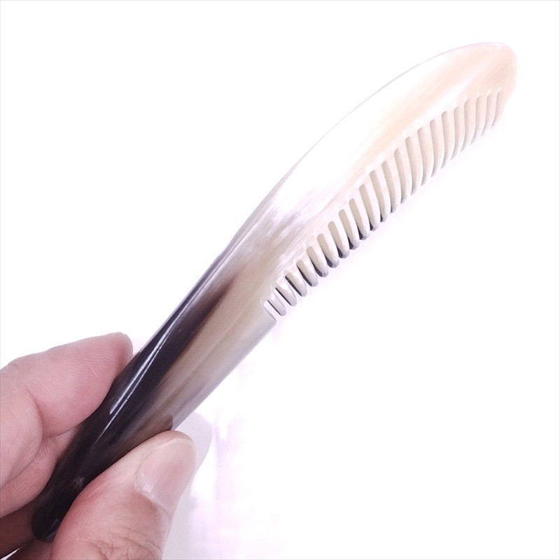 White Yak Horn Comb 13cm Medium (No.128)
