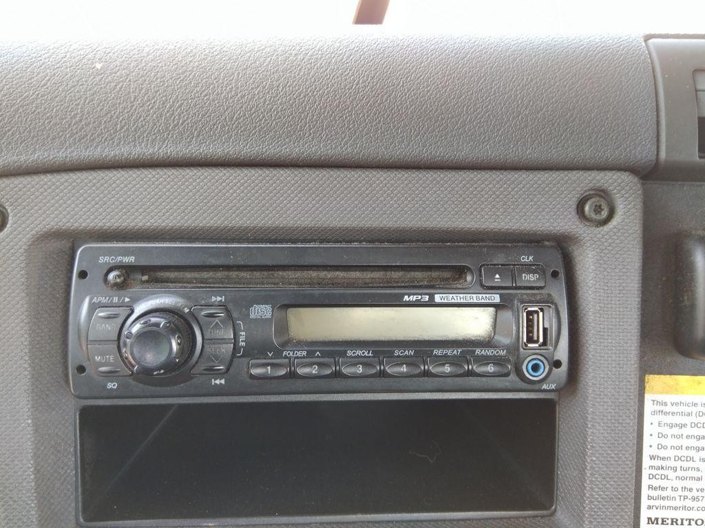Replaces 2011 FREIGHTLINER CASCADIA 113 RADIO AM/FM/CD ,  MD